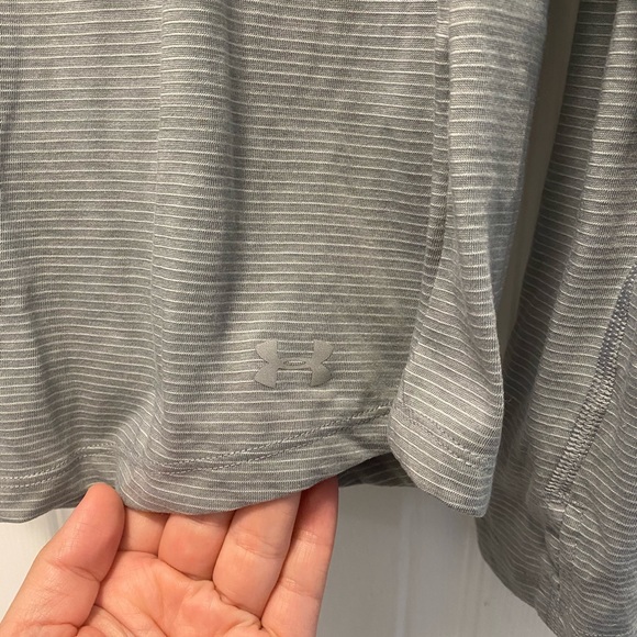 Underarmour light weight hoodie - Picture 2 of 5